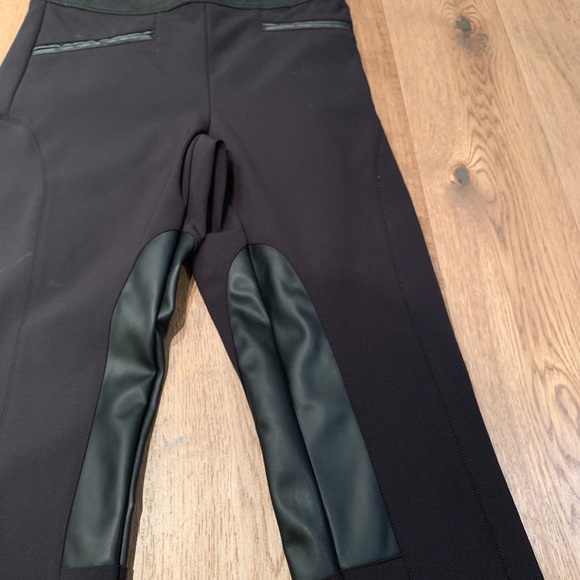 RW&Co Black Leggings with leather detail - Picture 2 of 6